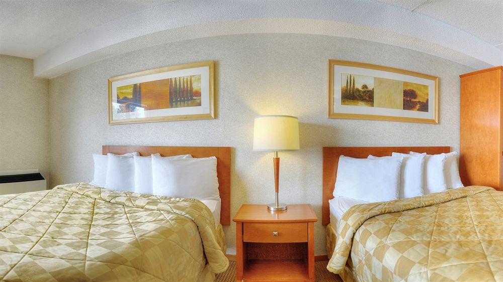 Comfort Inn Брантфорд Екстериор снимка