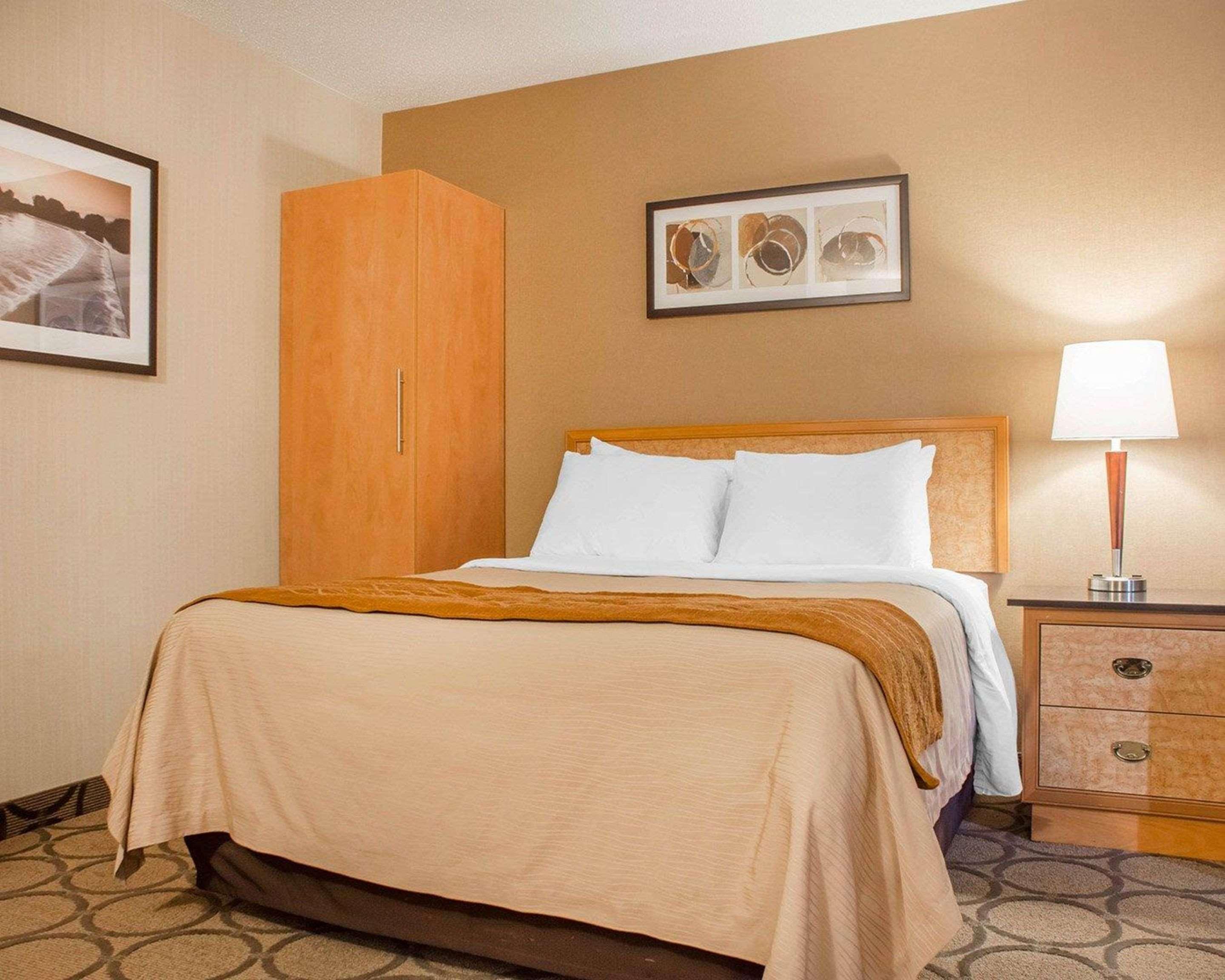 Comfort Inn Брантфорд Екстериор снимка