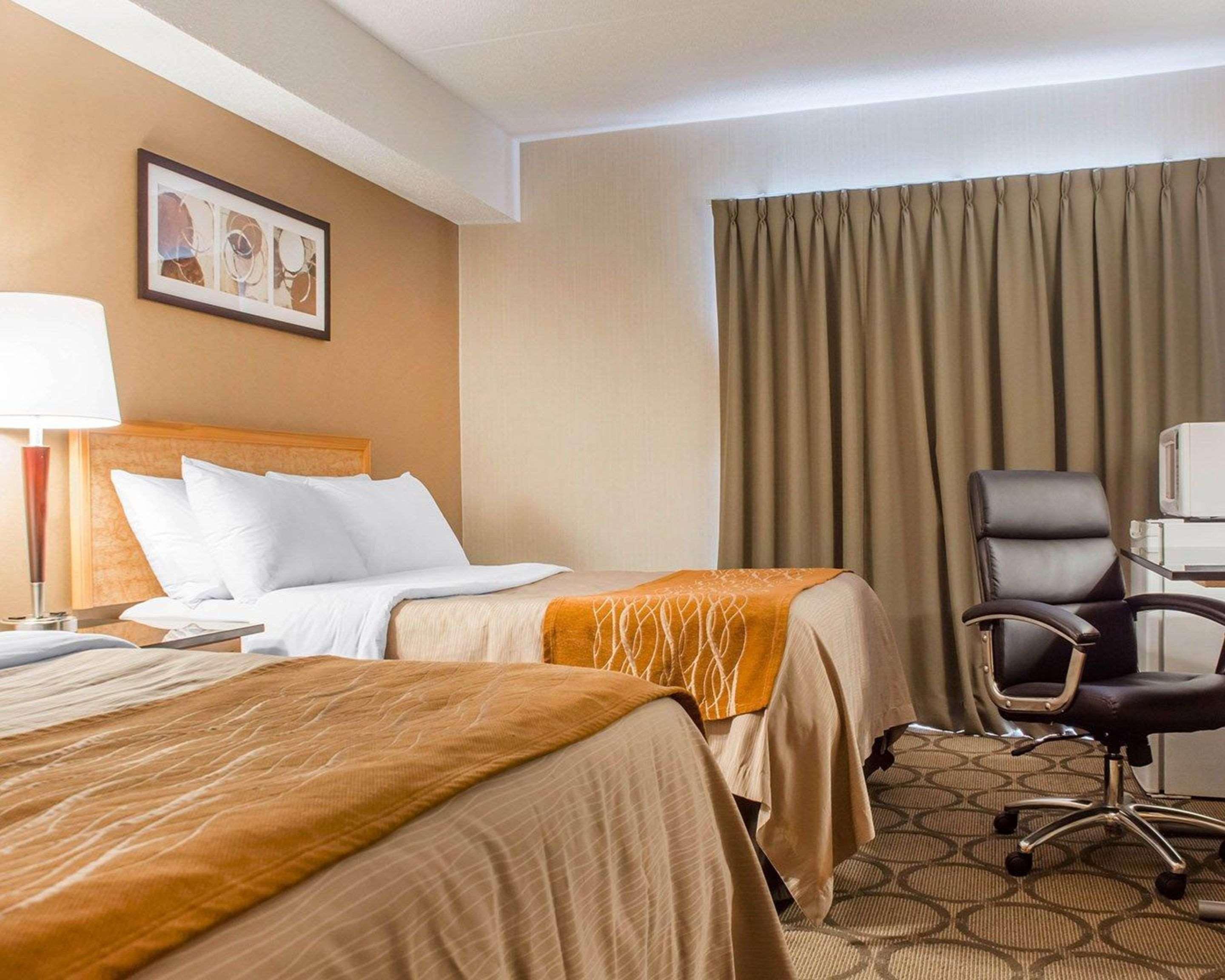 Comfort Inn Брантфорд Екстериор снимка