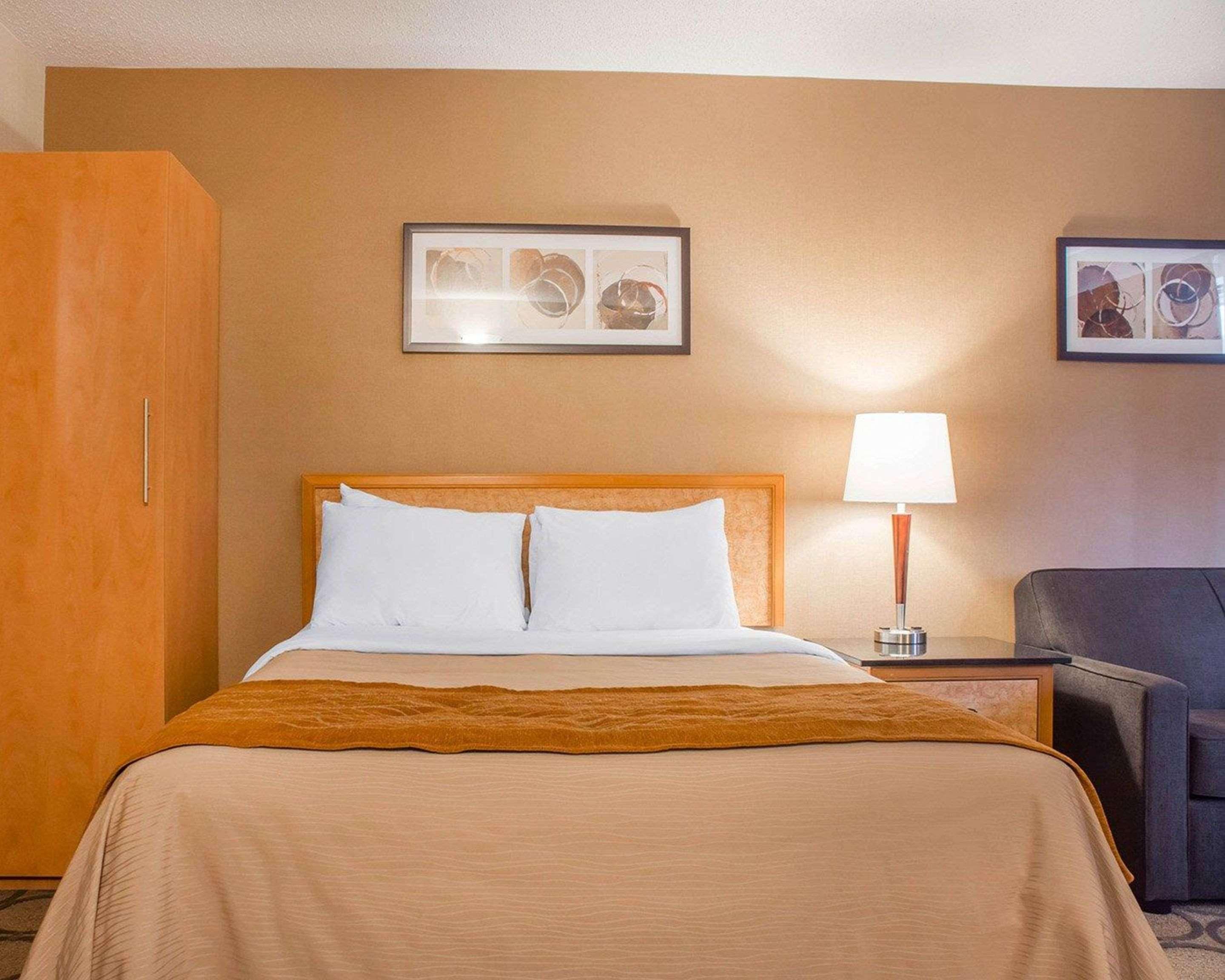 Comfort Inn Брантфорд Екстериор снимка